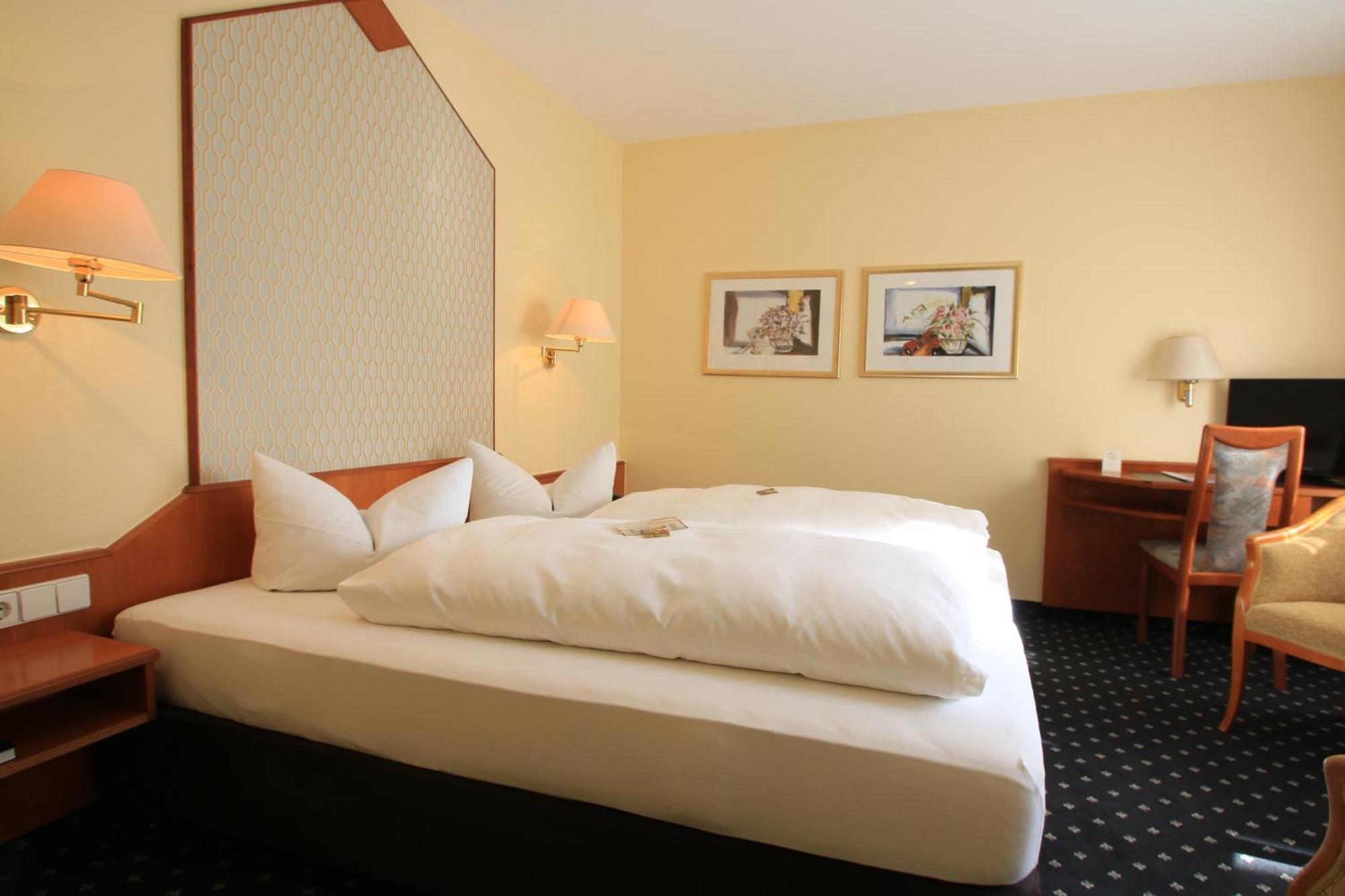 Hotel Alexa باد ميرغنثيم الغرفة الصورة