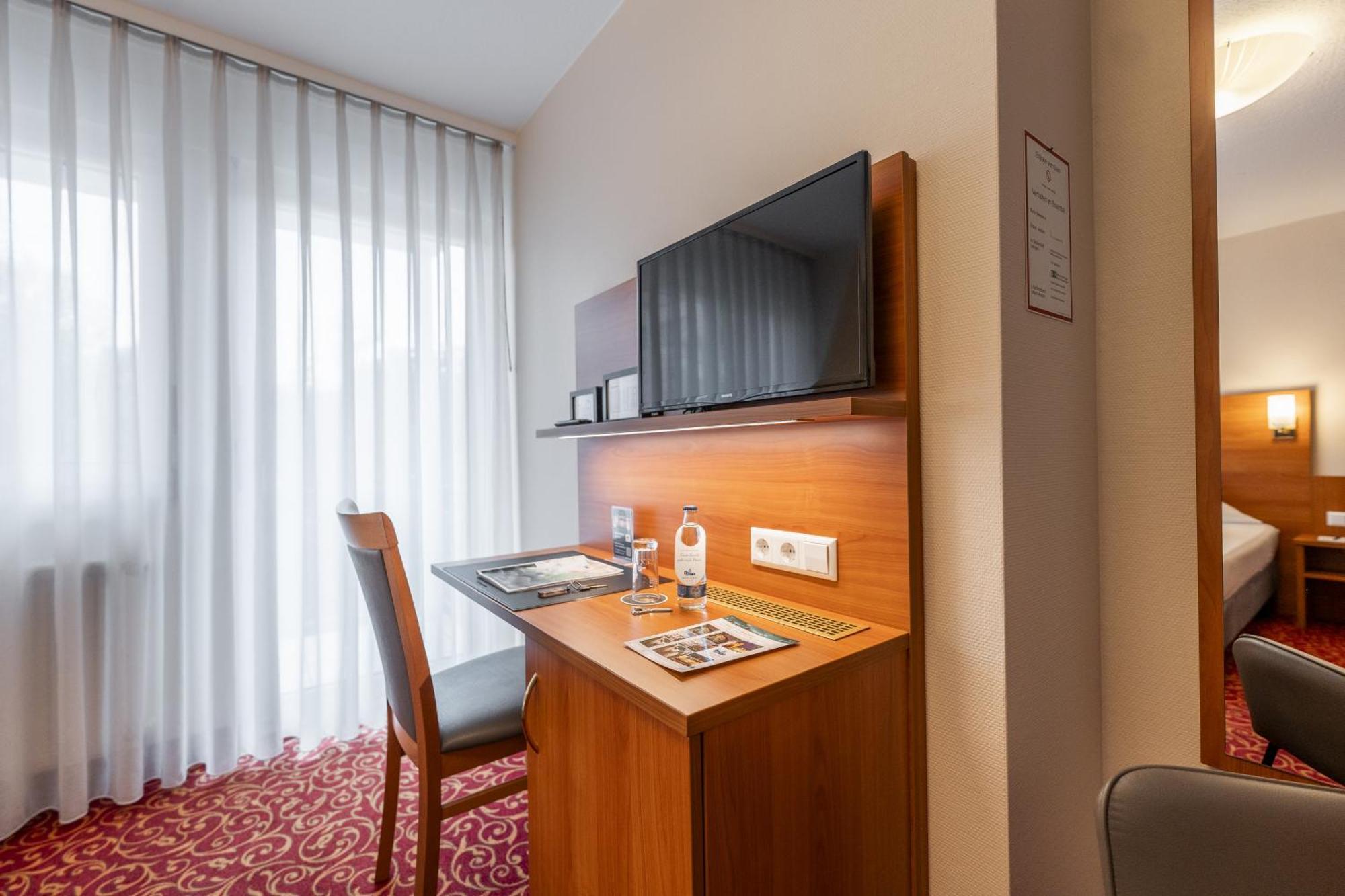 Hotel Alexa باد ميرغنثيم المظهر الخارجي الصورة